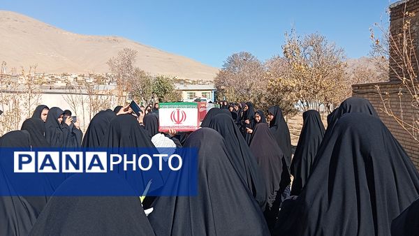 یاد شهید گمنام، چراغ راه دانش‌آموزان وردنجانی 