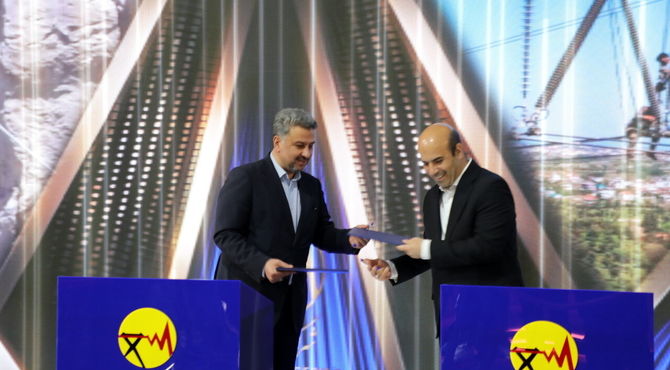 امضای تفاهم‌نامه اتصال ۱۵۰۰ مگاوات نیروگاه خورشیدی تهران تا پیش از پیک ۱۴۰۵