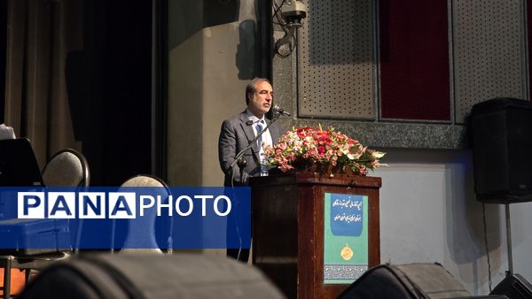 تقدیر و تجلیل از ستارگان درخشان هنرستان هنرهای زیبای اصفهان