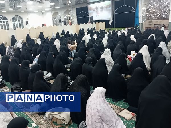 نماز جماعت همزمان با شب لیلة الرغائب در شهرستان کاشمر 