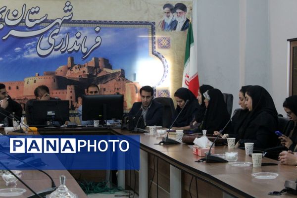 نشست هم‌اندیشی مشاوران جوان استاندار کرمان با گروهی از جوانان شهرستان بم 