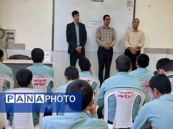 جلسه سفیران سلامت در دبیرستان رئیس زاده شهرستان خلیل آباد 