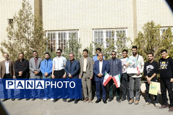 حضور پرشور دانش آموزان محلاتی در راهپیمایی 13 آبان 