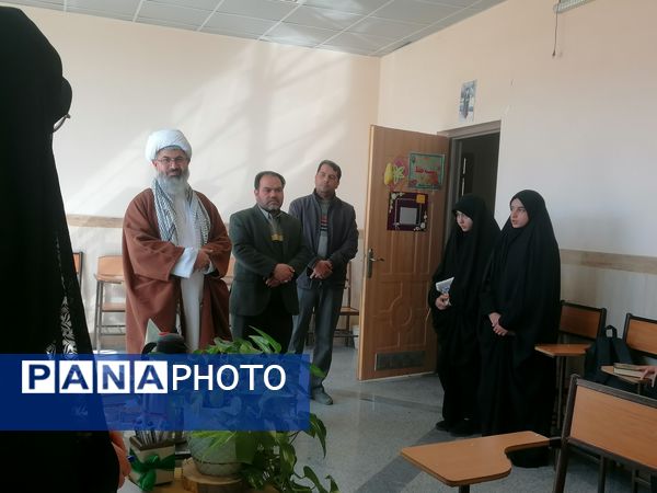 بازدید امام جمعه کاشمر از مسابقات قرآن، عترت و نماز ویژه دختران شهرستان کاشمر 