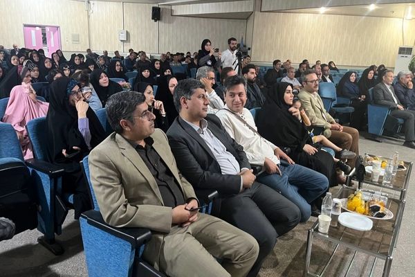 طنین شعر عاشورایی در آیین «خورشید بر نیزه» ناحیه ۶ مشهد
