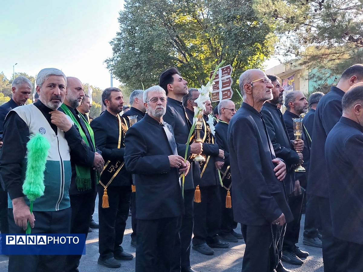 برپایی آیین خطبهخوانی خادمین حرم رضوی در روز شهادت امام رضا(ع) در اصفهان
