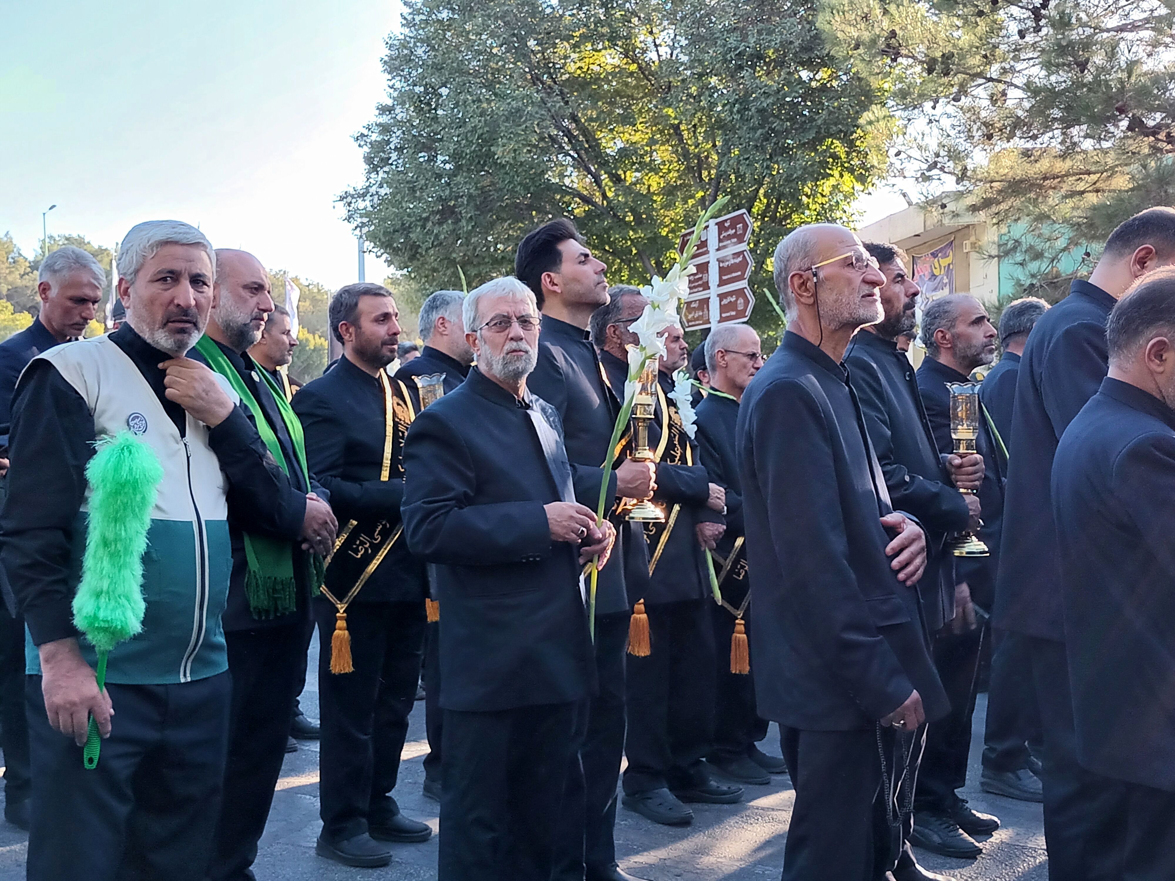 برپایی آیین خطبه‌خوانی خادمین حرم رضوی در روز شهادت امام رضا(ع) در اصفهان