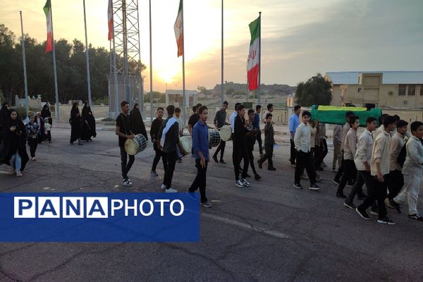 حرکت خودجوش نوجوانان بوموسی به‌مناسبت تشییع و خاکسپاری نمادین شهید نصرالله
