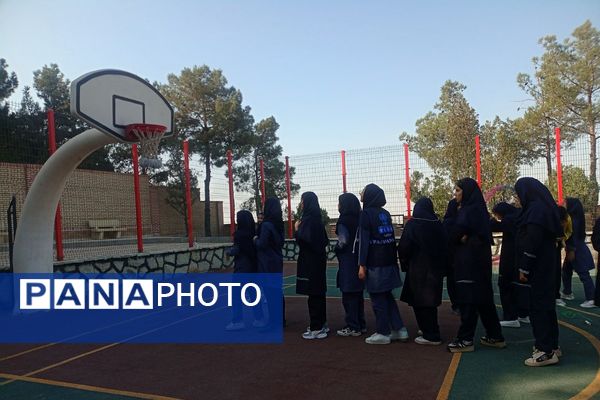 برگزاری المپیاد ورزشی درون مدرسه‌ای در مدرسه علامه مجلسی شهرستان پیشوا