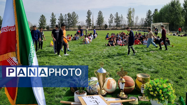 برگزاری آیین فعالیت‌های ورزشی درون مدرسه‌ای دبیرستان نمونه دولتی پژوهش آشخانه 