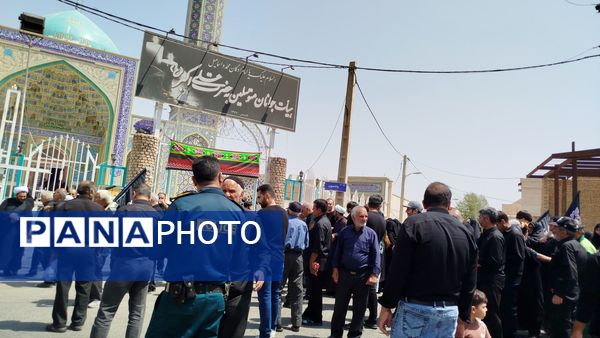 حماسه جاماندگان اربعین در محلات و نیم‌ور؛ تصاویری از عشق و ارادت