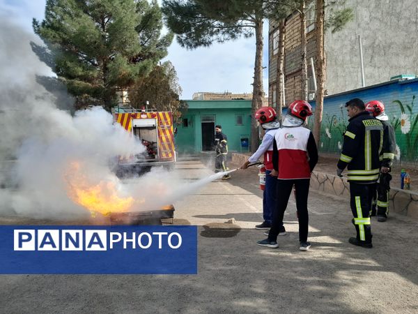 مانور زلزله، نغمه‌ای برای تاب آوری در دل زمین لرزه 