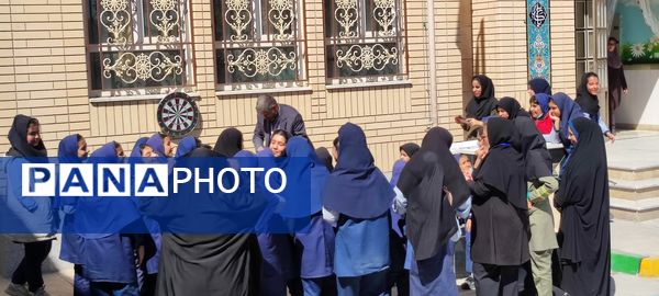 مسابقات استعداد یابی دارت در دبستان دخترانه آزادی شیروان
