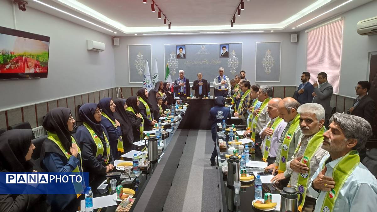 نشست هماندیشی پیشکسوتان سازمان دانشآموزی استان کرمانشاه
