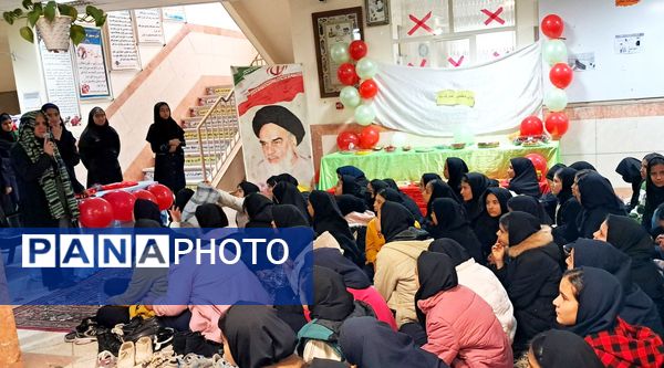 جشن یلدا در دبیرستان حضرت زینب(س) 