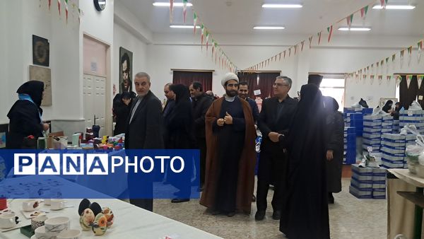 توزیع بسته‌های معیشتی به دانش‌آموزان مدارس ناحیه یک تبریز