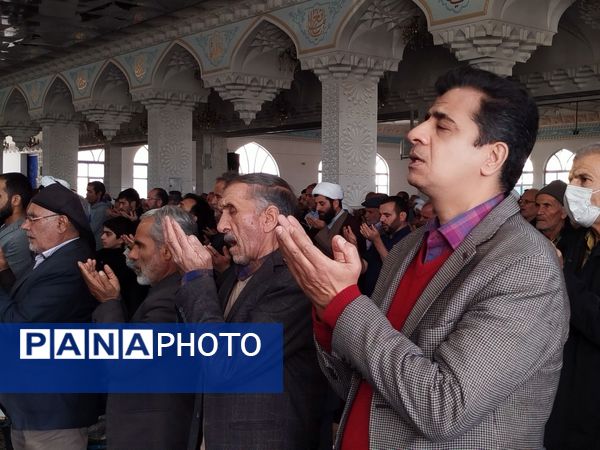 نماز جمعه شهرستان کاشمر با حضور پر رنگ مردم ترشیز کهن برگزار شد 