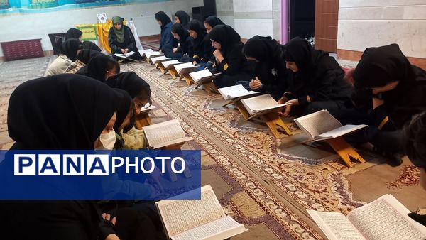 برگزاری محفل انس با قرآن در مرکز پرورش استعدادهای درخشان فرزانگان شهرستان ملارد
