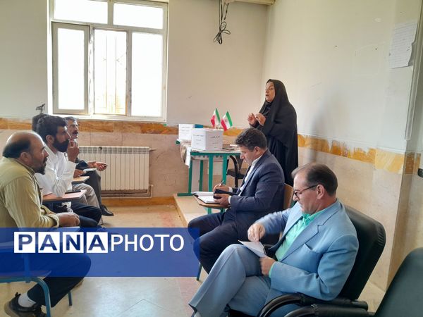 برگزاری جلسه آییننامه انجمن اولیا و مربیان در دبیرستان خدیجه کبری منطقه زاغه