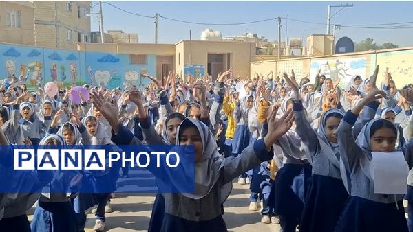 صبحگاه شاد مدارس دخترانه استان اصفهان در قالب طرح «نوجوان شاد ایرانی (نشا)»