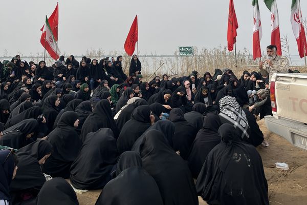 سفر دانش‌آموزان اشکذر به سرزمین لاله‌های همیشه زنده