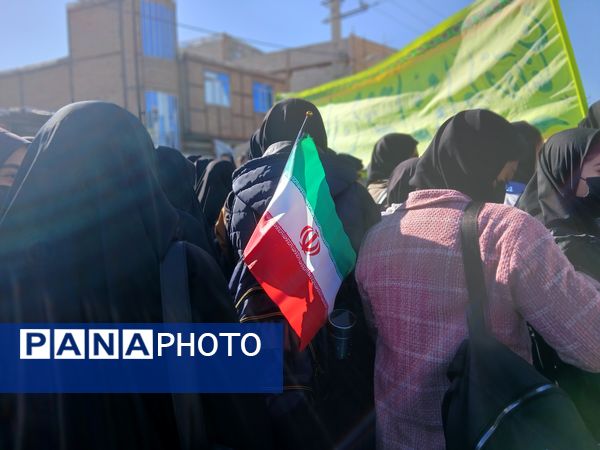 حضور پرشور فرهنگیان و دانش‌آموزان چاراویماق در یوم‌الله  ۱۳ آبان