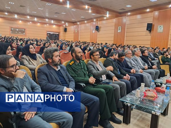 آیین تجلیل از رتبه‌ برتر‌های ناحیه۲