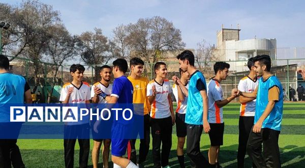 گذری بر فینال مسابقات فوتسال درون مدرسه دبیرستان شاهد ابوذر غفاری 