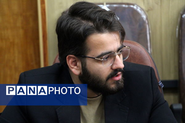 نشست نخبگان استان یزد با مسئول جهاد تبیین کشور