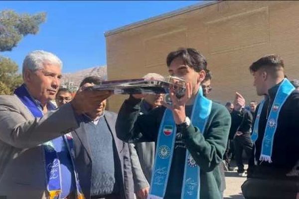 اعزام نخستین گروه دانش‌آموزان کهگیلویه و بویراحمد به سرزمین وحی از فرودگاه یزد