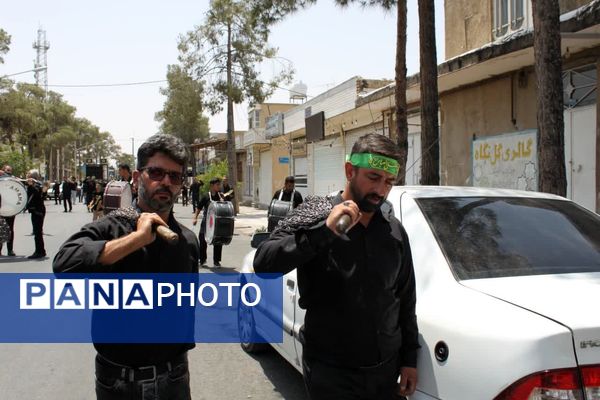 زنجیر زنی صبح عاشورا؛ خرامه در سوگ حسین(ع)