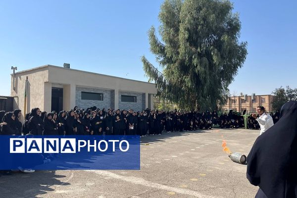 گرامیداشت روز آتش‌نشانی و ایمنی در مدارس شهرستان پیشوا