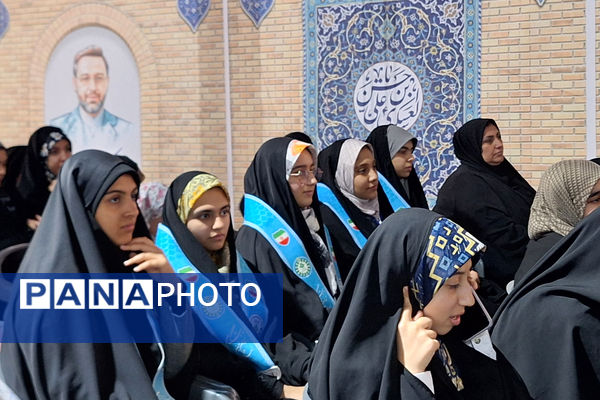 «ضیافت نور» دیدار رمضانی جمعی از بانوان شیراز ، با نماینده ولی فقیه در فارس
