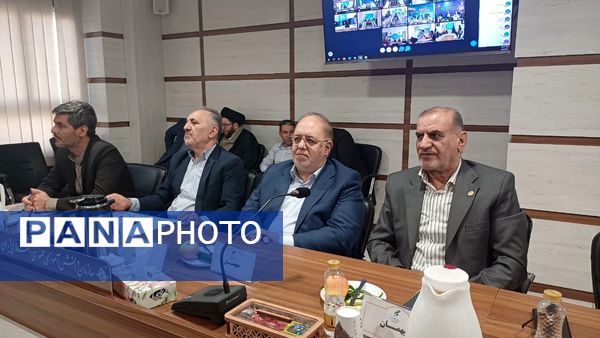 دانش‌آموزان در مسیر ساخت ایران
