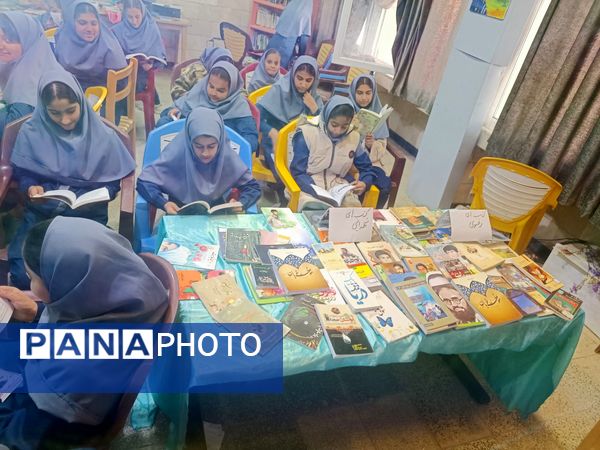 جشن کتاب و مطالعه در دبیرستان دخترانه متوسطه اول 15 خرداد 