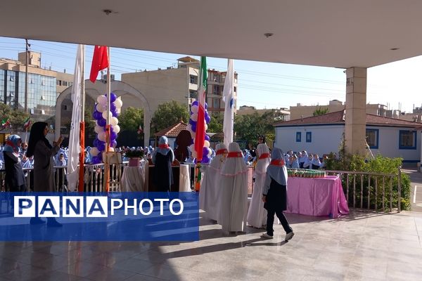 آغاز بهار تعلیم وتربیت در دبستان آرمینه مصلی نژاد ناحیه ۶