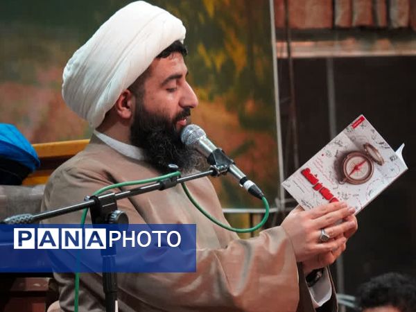 جلوه‌ای از اعتکاف دانش‌آموزی در مسجد امام علی‌بن‌ابی‌طالب (ع)