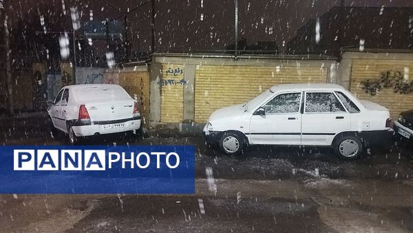 گذری بر دقایق اول بارش برف پاییزی در نیشابور 