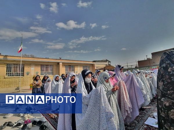 اقامه نماز باران  در دبستان ناهید نخودی 