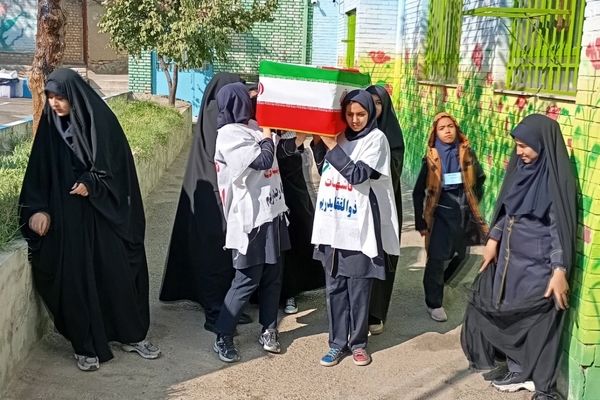 عزاداری حضرت فاطمه ( س ) در دبیرستان دخترانه فضه