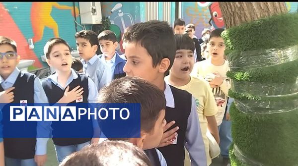 جشن آغاز سال تحصیلی در دبستان مبتکران ناحیه ۷ مشهد