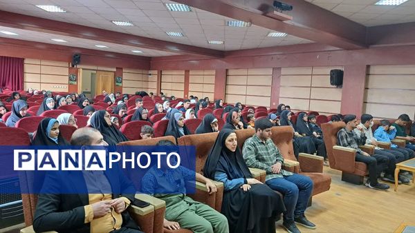تجلیل از نخبگان قرآنی در نکا