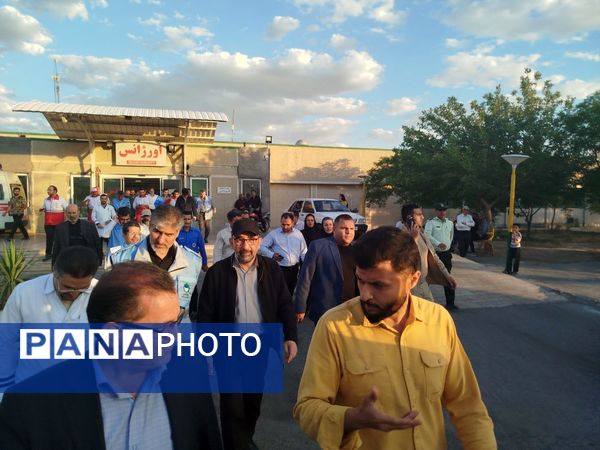 بازدید استاندار خراسان رضوی از مناطق زلزله زده و مصدومان آن در کاشمر 