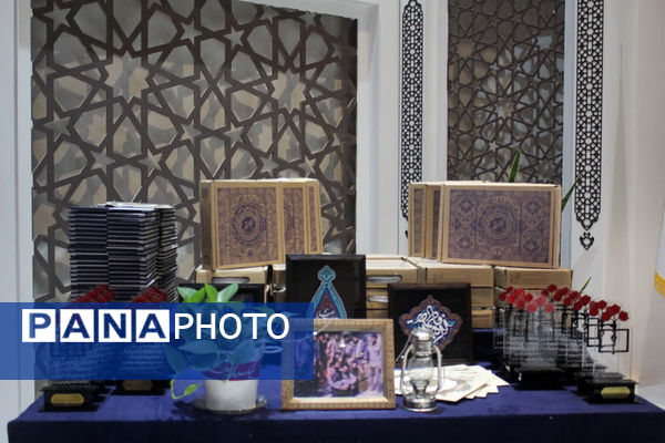 همایش تقدیر از فعالان اردوهای راهیان نور دانش‌آموزی در قم