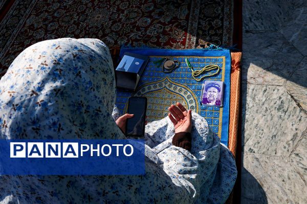 قرائت دعای‌ام داوود در حرم مطهر رضوی 