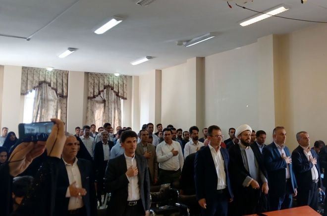 دیدار و نشست مدیران مدارس با نماینده مجلس در شهرستان خانمیرزا