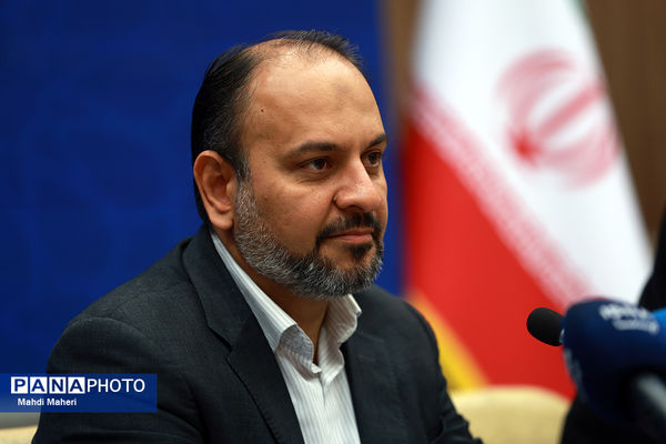 نشست خبری معاون پرورشی و فرهنگی وزیر آموزش‌وپرورش