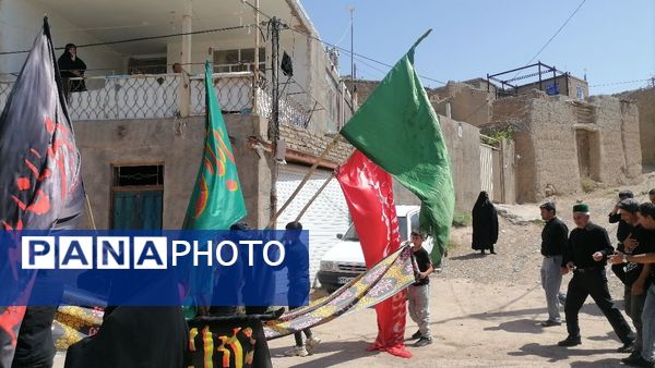 مراسم تعزیه خوانی در روز عاشورای حسینی در شهر بار 