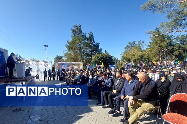 افتتاحیه ملی اردوی راهیان نور همزمان با گرامیداشت روز نوجوان و هفته بسیج دانش‌آموزی در گلزار شهدای تهران