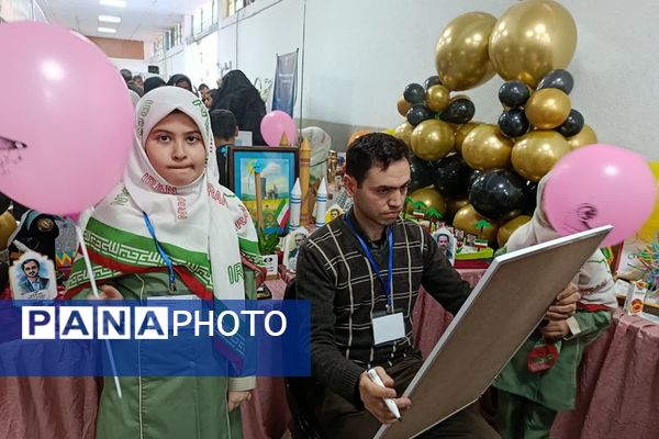 بازدید دانش آموزان ناحیه دو شهرری از نمایشگاه پژوهش اداره کل شهرستانهای استان تهران 